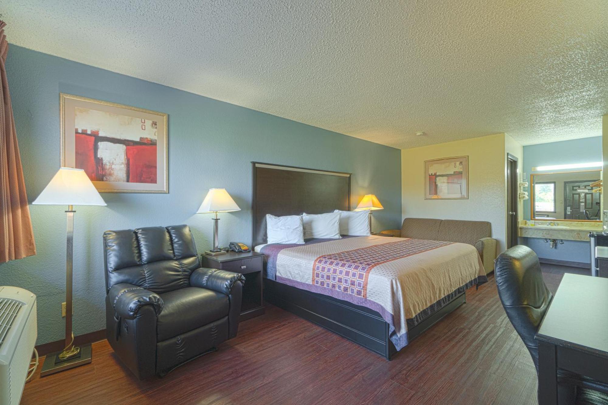 Regency Inn & Suites By Oyo Bay City Tx エクステリア 写真