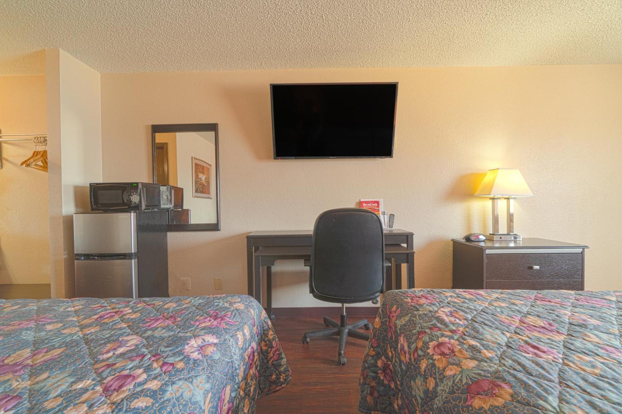 Regency Inn & Suites By Oyo Bay City Tx エクステリア 写真