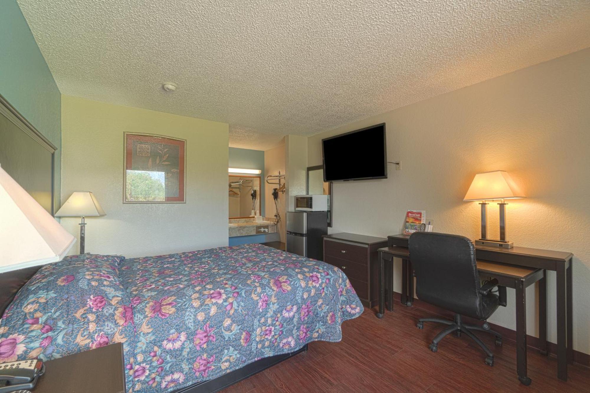 Regency Inn & Suites By Oyo Bay City Tx エクステリア 写真