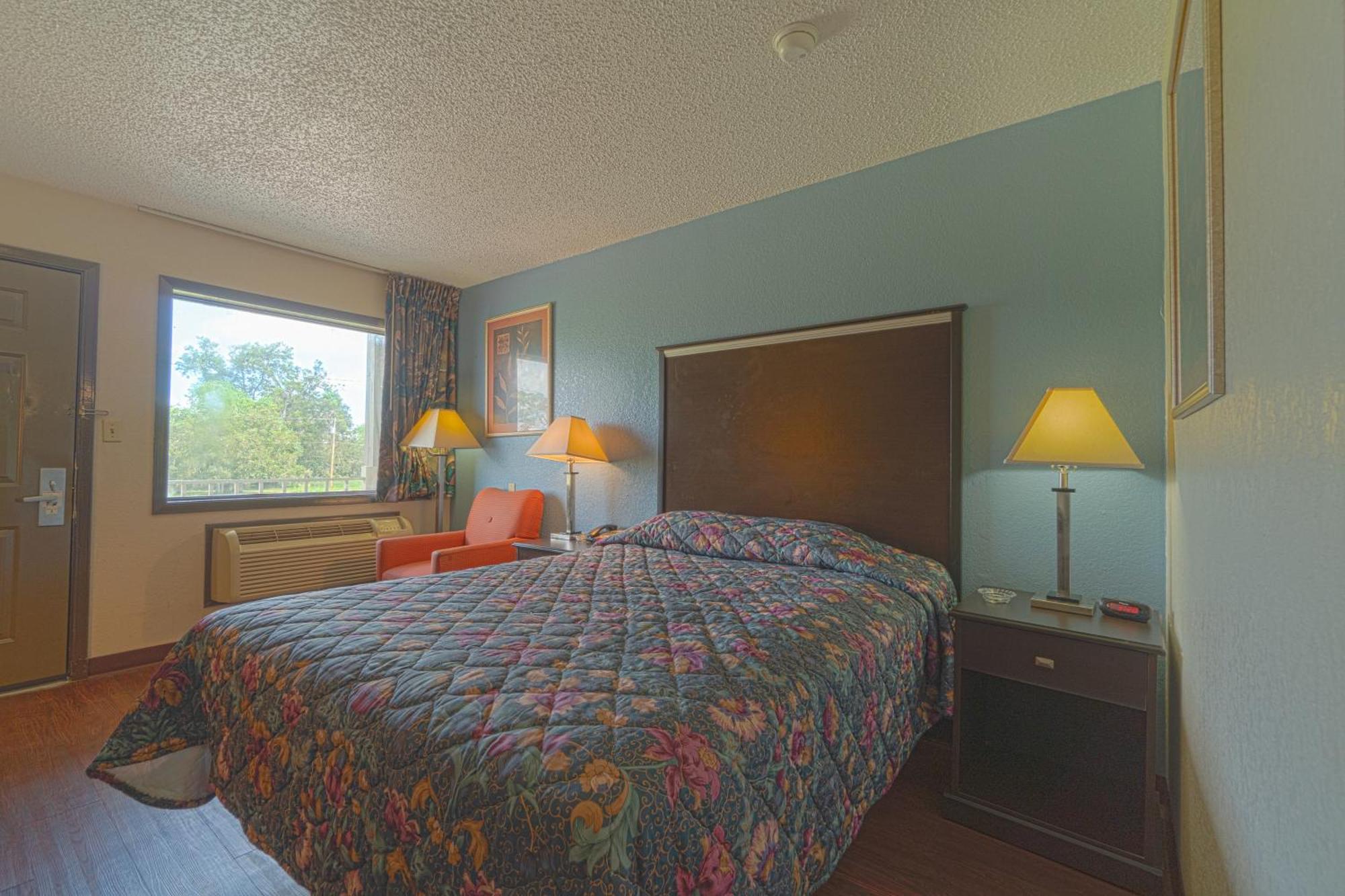 Regency Inn & Suites By Oyo Bay City Tx エクステリア 写真