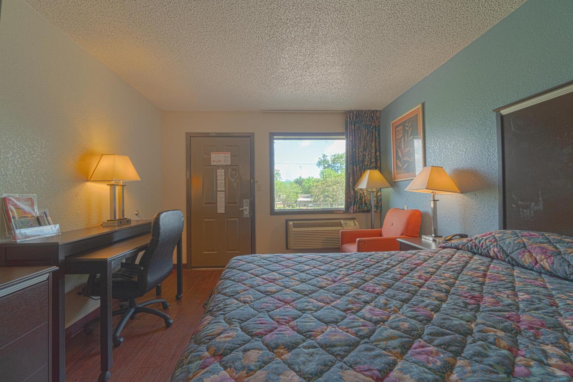 Regency Inn & Suites By Oyo Bay City Tx エクステリア 写真