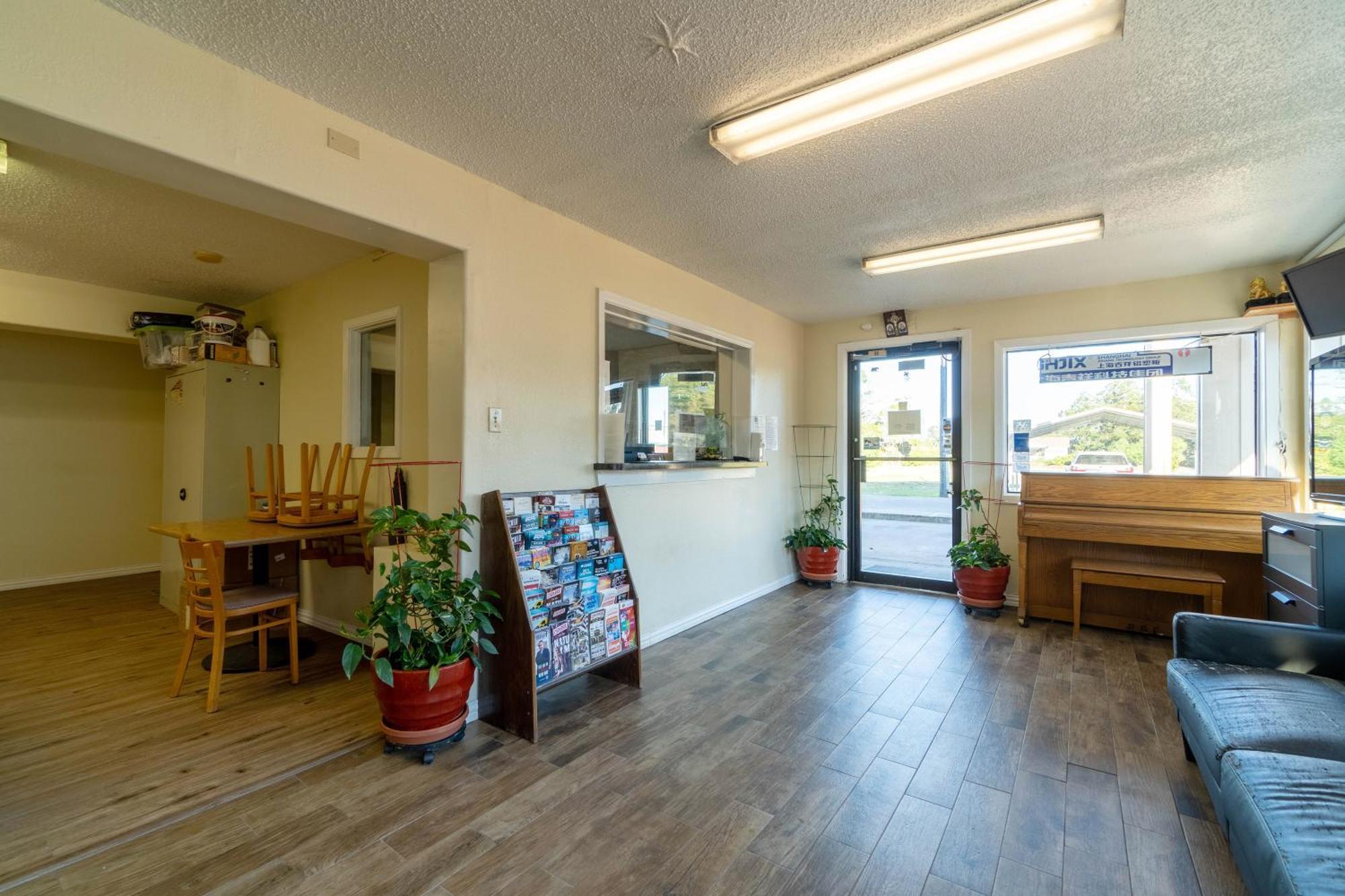 Regency Inn & Suites By Oyo Bay City Tx エクステリア 写真