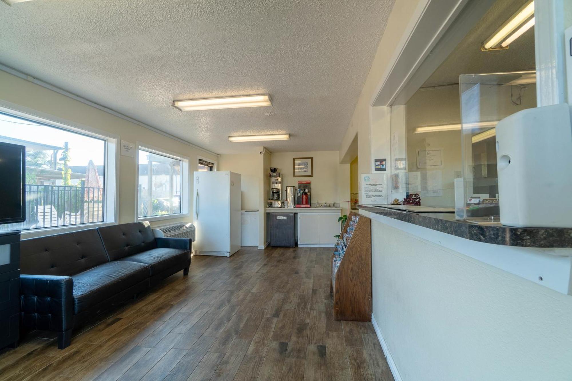 Regency Inn & Suites By Oyo Bay City Tx エクステリア 写真