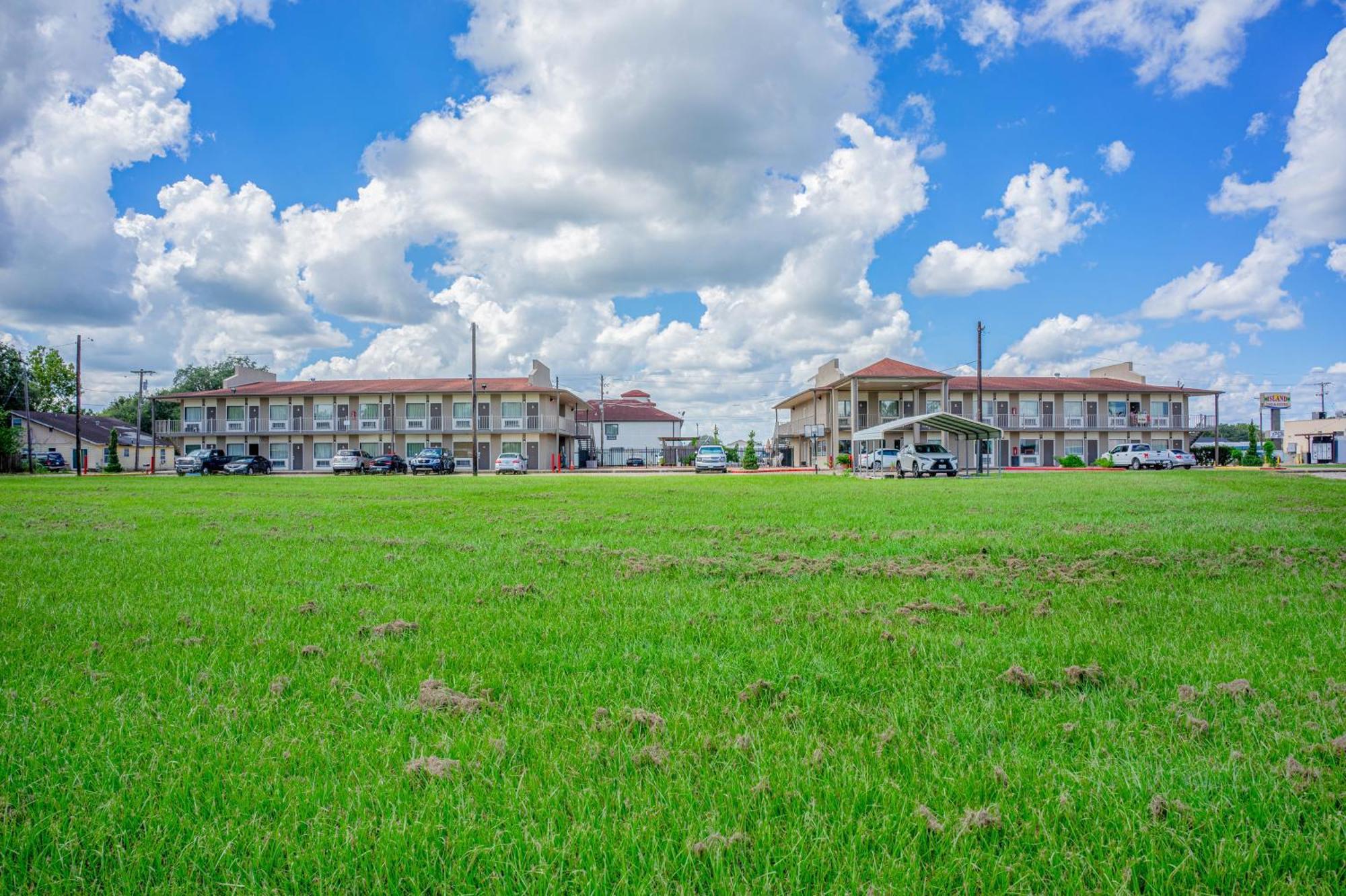 Regency Inn & Suites By Oyo Bay City Tx エクステリア 写真