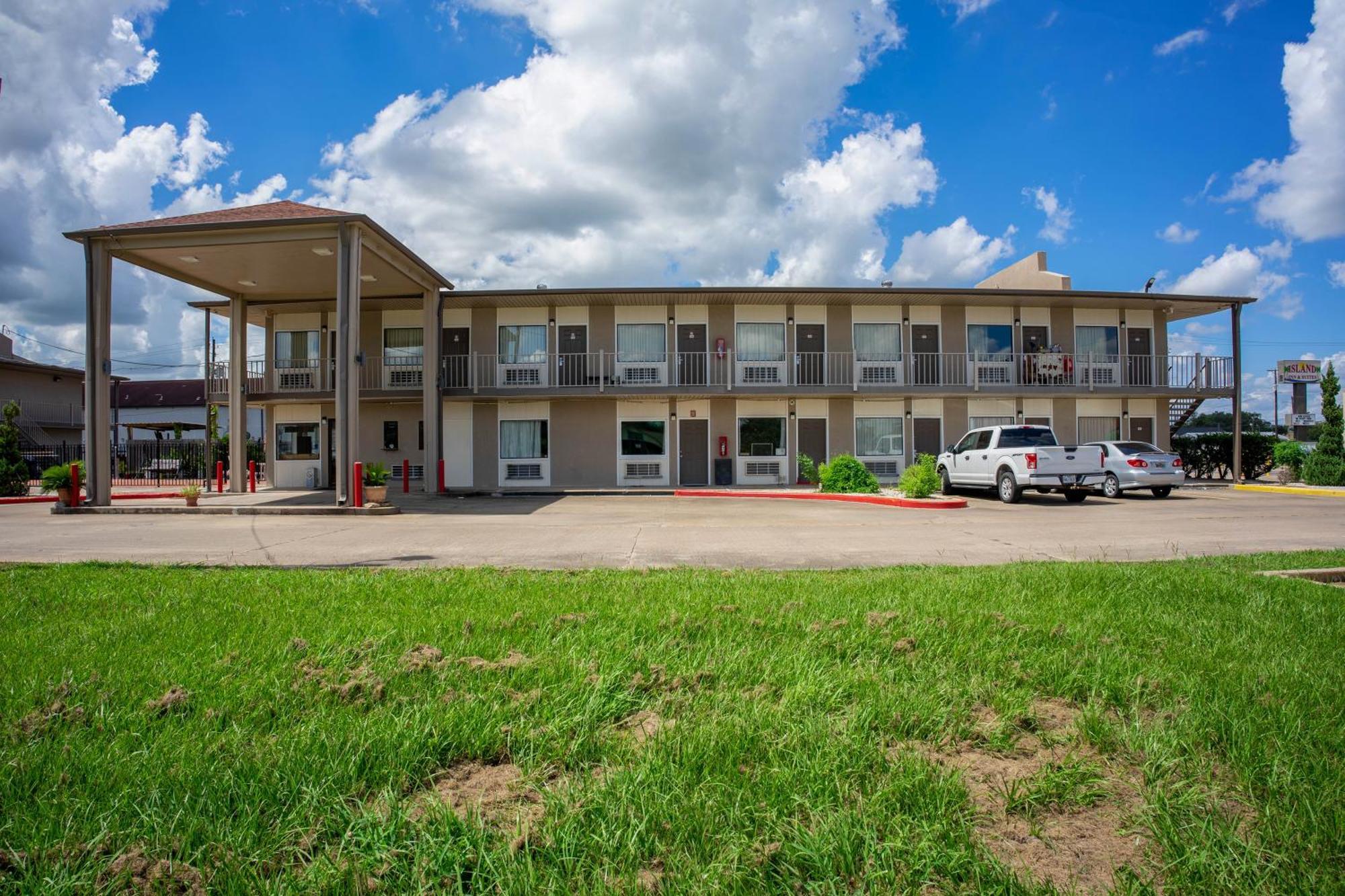 Regency Inn & Suites By Oyo Bay City Tx エクステリア 写真